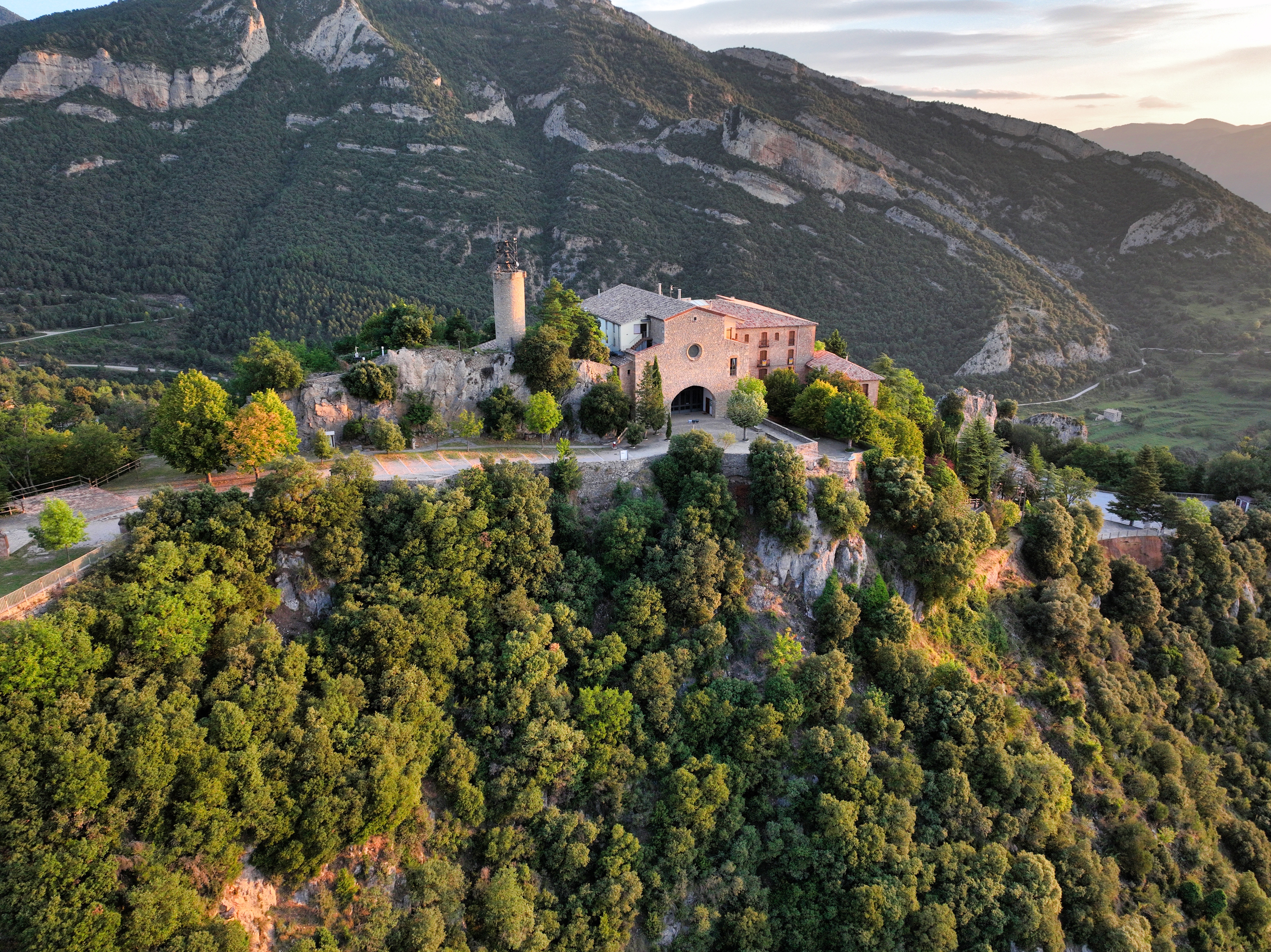 Ruta guiada: Una passejada per la hist&ograve;ria de Queralt  