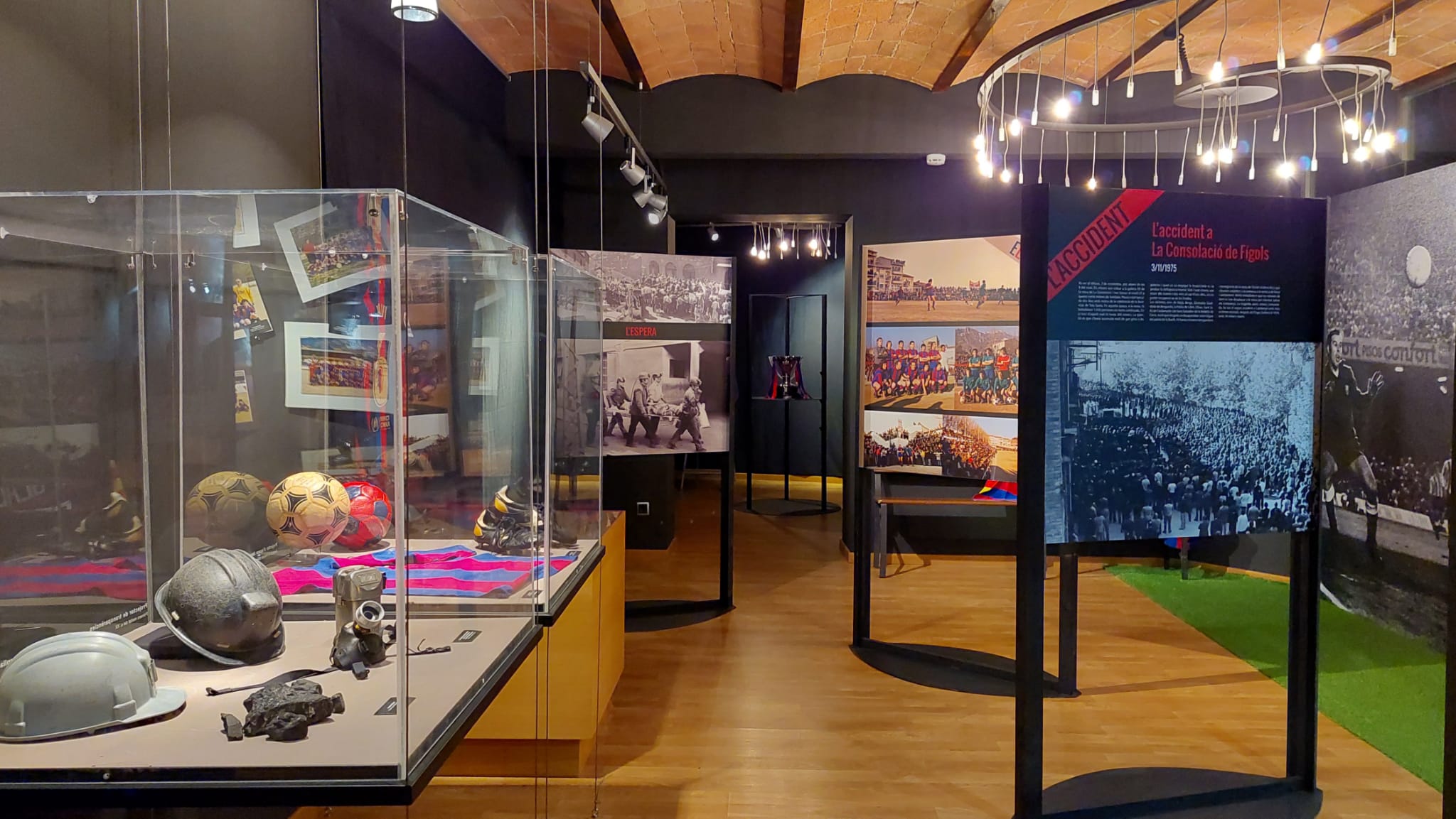 El Museu Comarcal de Berga acull una exposició per celebrar el 50è aniversari de la Penya Blau i Grana  