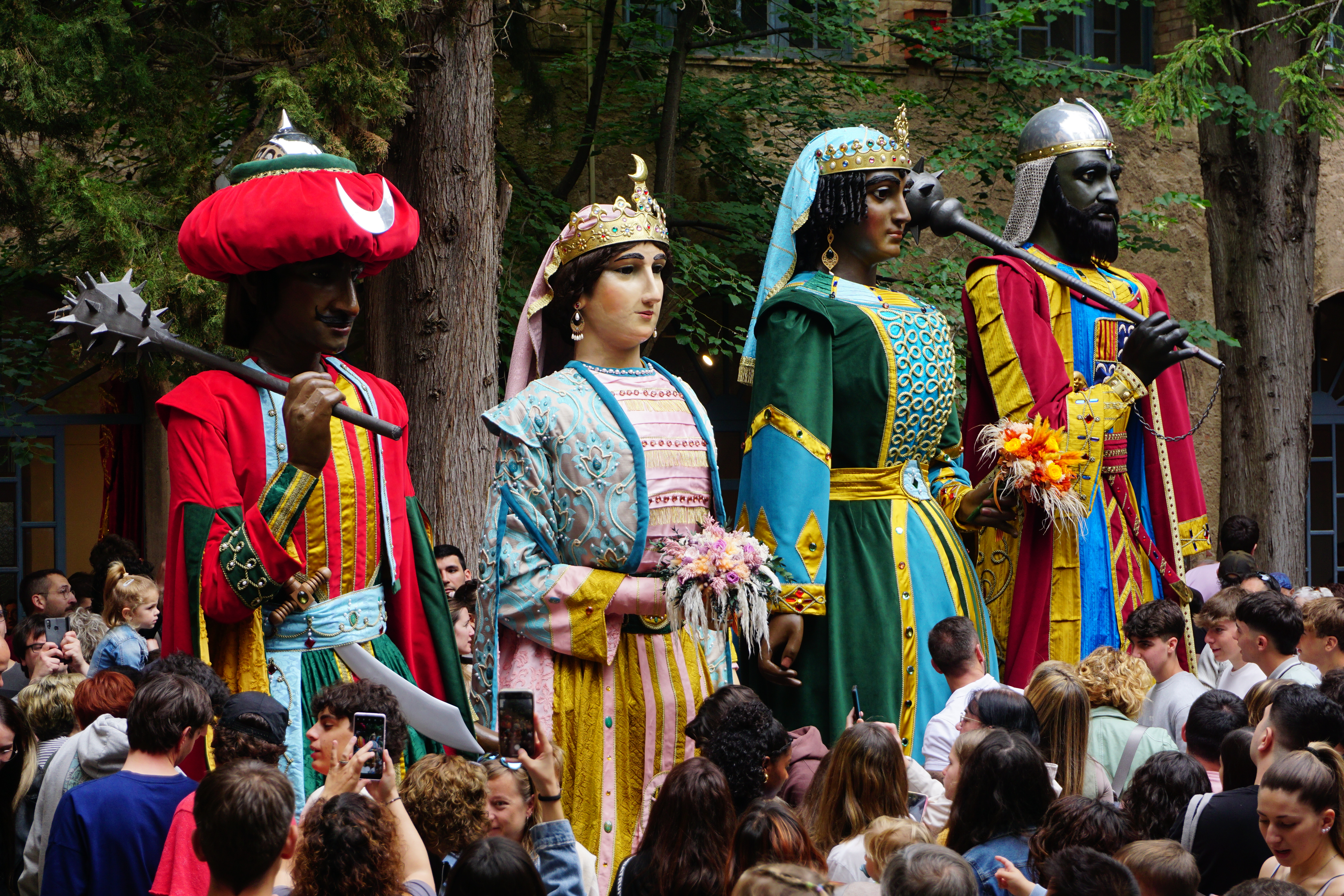 Presentats els nous vestits dels gegants de La Patum de Berga