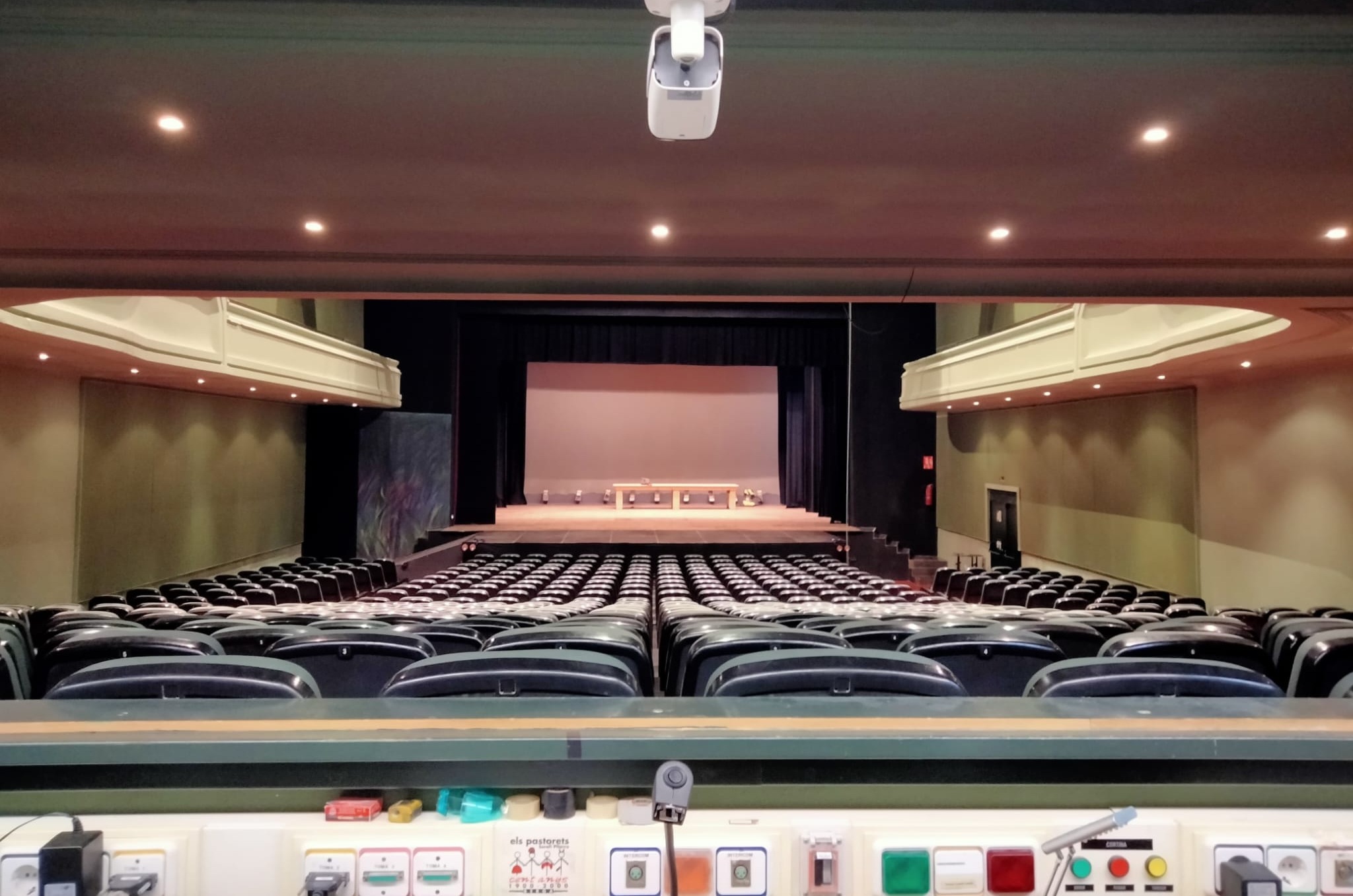 Berga licita el subministrament i instal·lació d'elements de seguretat del Teatre Municipal