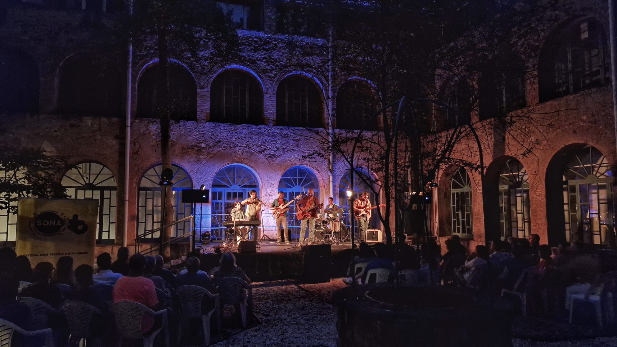 El SonaB celebra deu anys apropant la música a les places del Barri Vell amb una edició dedicada a la música d�??arrel