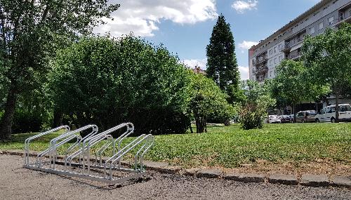 Berga instal·la nous aparcaments per a bicicletes en diferents equipaments i espais públics de la ciutat