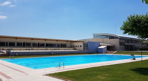 El termini de presentació d'ofertes per a la licitació dels serveis de consergeria i socorrisme de les piscines municipals d'estiu finalitza el 13 de maig